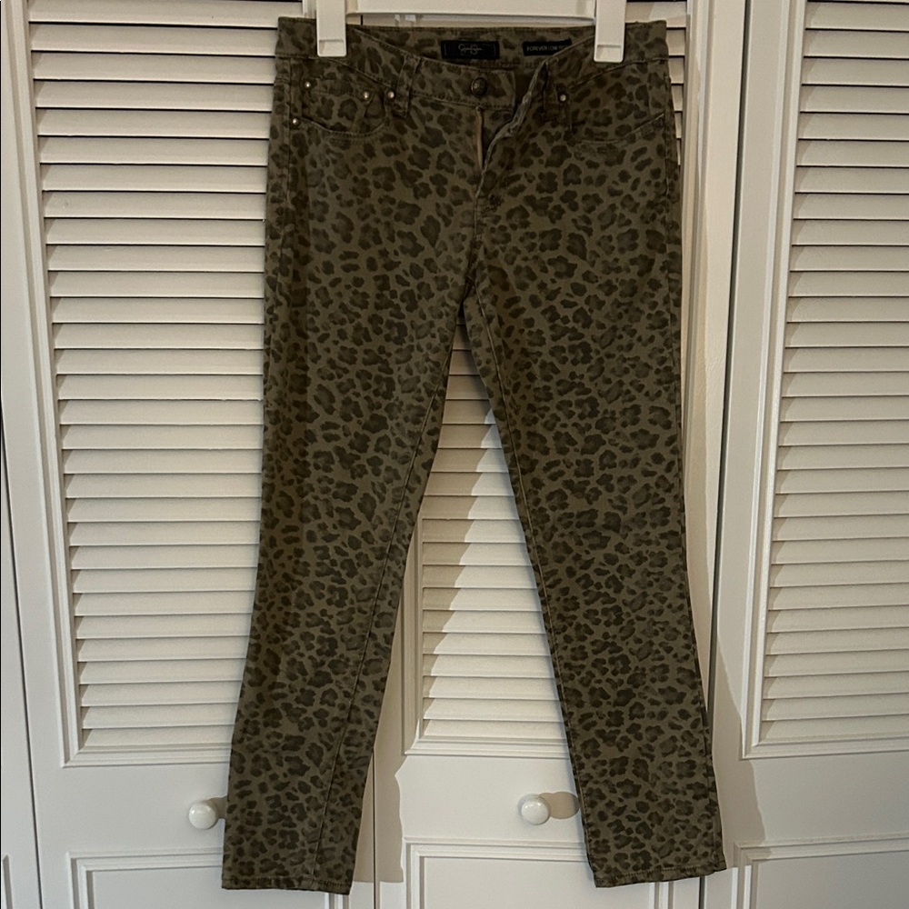 Jessica Simpson Forever Low Rise Leopard Jean 28